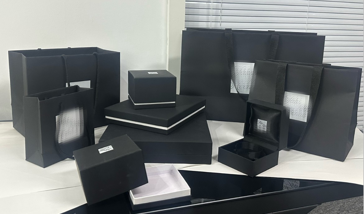 Einkaufstaschen & Schmuckkästchen